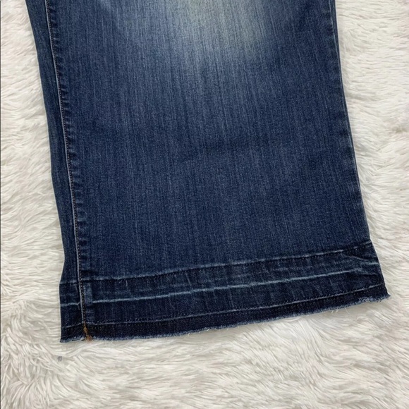 EVRI Women's Plus Size 24W Wide-Leg Crop Jeans - Picture 6 of 8